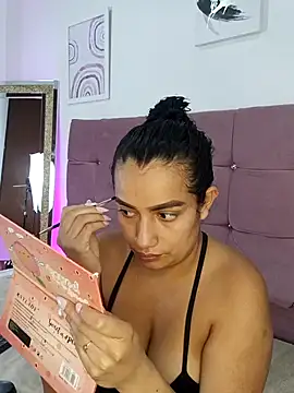 MiaKleinX online show from 01/12/26, 09:42