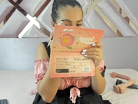 Snapshot of MiaKleinX chatting on 03/08/26, 09:29 MiaKleinX online show from 03/08/26, 09:29