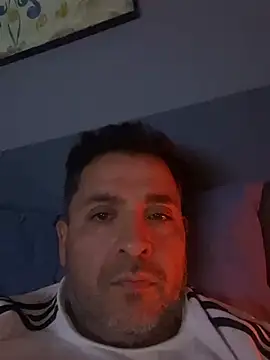 Snapshot of Gonzalodiaz chatting on 04/24/26, 04:48 Gonzalodiaz online show from 04/24/26, 04:48