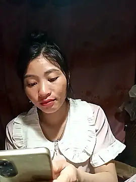 Snapshot of Hiniyk2 chatting on 04/18/26, 01:59 Hiniyk2 online show from 04/18/26, 01:59