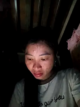 Snapshot of Hiniyk2 chatting on 04/30/26, 12:06 Hiniyk2 online show from 04/30/26, 12:06
