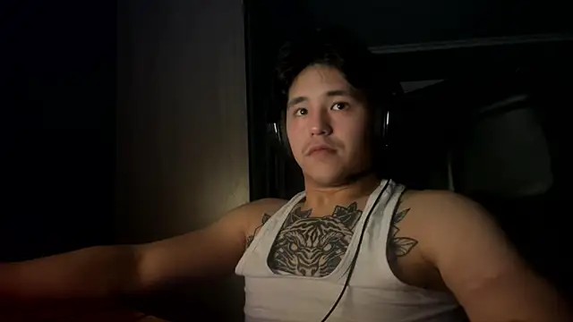 Snapshot of thisguyhasnochill chatting on 03/04/26, 06:58 thisguyhasnochill online show from 03/04/26, 06:58