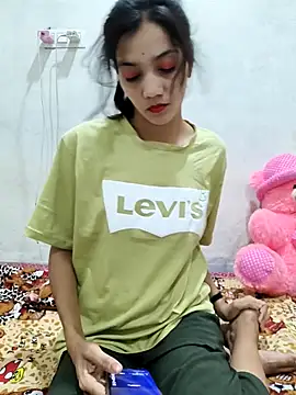 Snapshot of Honey_lily-93 chatting on 03/15/26, 07:47 Honey lily-93 online show from 03/15/26, 07:47