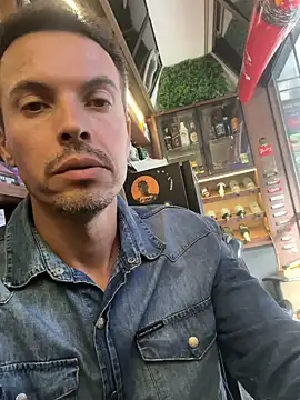 Snapshot of Naldopaugrand chatting on 02/05/26, 08:24 Naldopaugrand online show from 02/05/26, 08:24