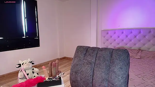 Snapshot of Diamond__cherry69 chatting on 06/14/26, 02:52 Diamond cherry69 online show from 06/14/26, 02:52