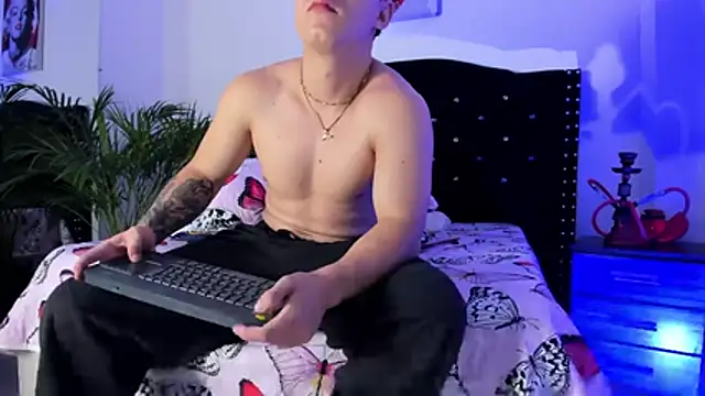 Liam saint online show from 04/16/26, 12:17