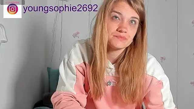 Snapshot of YoungSophie chatting on 04/26/26, 08:34 YoungSophie online show from 04/26/26, 08:34