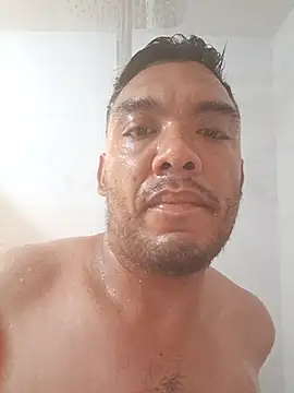 latinomoreno95 online show from 05/02/26, 05:07