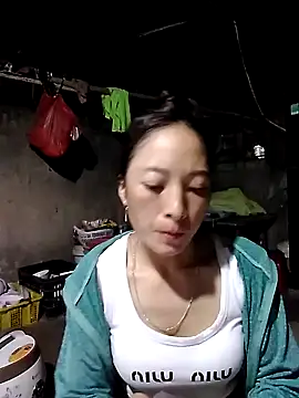 Snapshot of muamua99 chatting on 05/07/26, 11:21 muamua99 online show from 05/07/26, 11:21