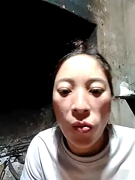 Snapshot of muamua99 chatting on 05/12/26, 02:14 muamua99 online show from 05/12/26, 02:14