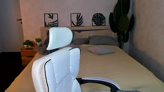 Snapshot of Gloria_Gordon chatting on 04/25/26, 05:32 Gloria Gordon online show from 04/25/26, 05:32