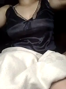 Snapshot of Merrylinh chatting on 03/22/26, 03:26 Merrylinh online show from 03/22/26, 03:26