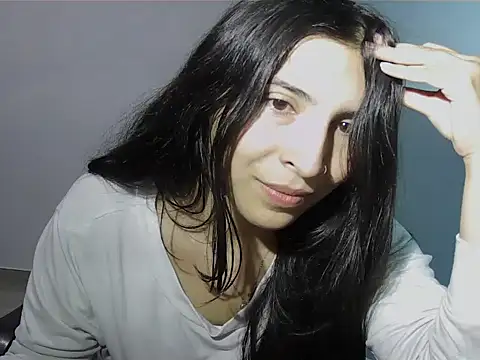 Snapshot of Emily_Gree chatting on 04/08/26, 12:54 Emily Gree online show from 04/08/26, 12:54