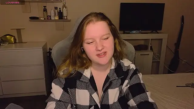 Snapshot of Ol1via chatting on 03/21/26, 12:37 Ol1via online show from 03/21/26, 12:37