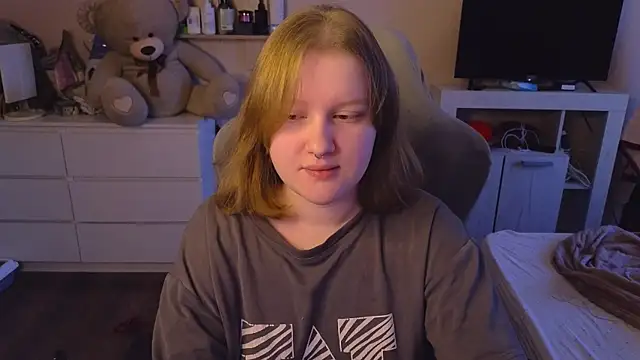 Snapshot of Ol1via chatting on 04/04/26, 03:05 Ol1via online show from 04/04/26, 03:05