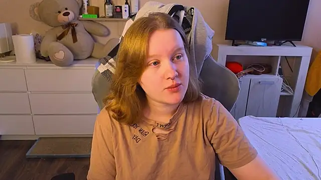 Snapshot of Ol1via chatting on 04/08/26, 02:44 Ol1via online show from 04/08/26, 02:44