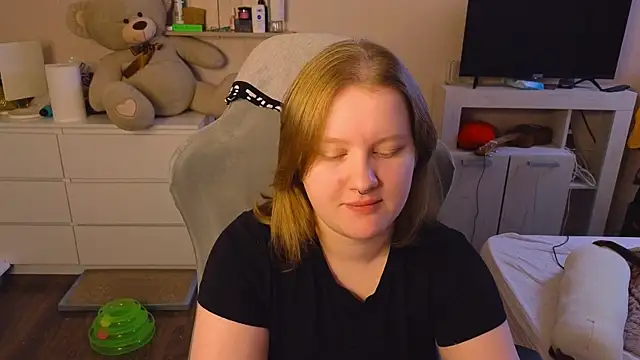 Snapshot of Ol1via chatting on 04/10/26, 03:23 Ol1via online show from 04/10/26, 03:23