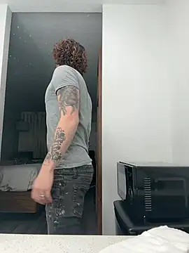 Snapshot of Derrick7799 chatting on 02/21/26, 07:42 Derrick7799 online show from 02/21/26, 07:42