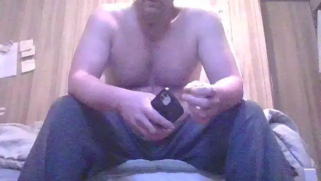 Snapshot of HottiesHoles chatting on 03/29/26, 10:43 HottiesHoles online show from 03/29/26, 10:43
