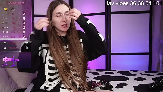 Snapshot of Alice_Goth chatting on 03/15/26, 09:26 Alice Goth online show from 03/15/26, 09:26