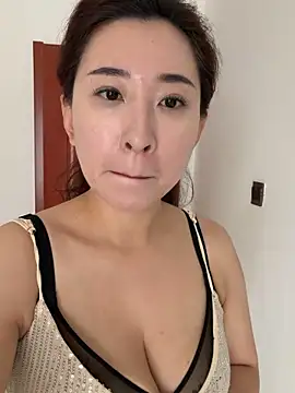 Jingjingxiang-520 online show from 05/25/26, 01:11