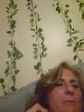 Snapshot of HotAzMilf chatting on 04/10/26, 07:02 HotAzMilf online show from 04/10/26, 07:02