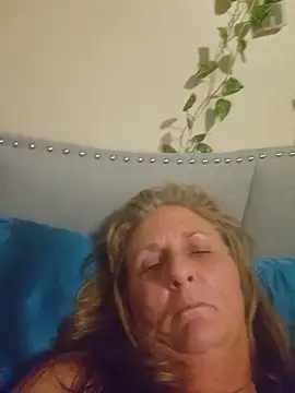 Snapshot of HotAzMilf chatting on 04/24/26, 05:54 HotAzMilf online show from 04/24/26, 05:54