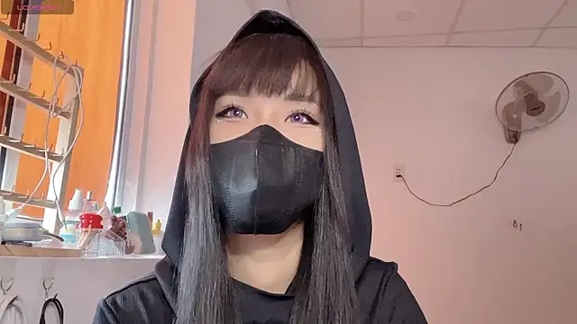 Snapshot of Tieu-May chatting on 02/14/26, 05:15 Tieu-May online show from 02/14/26, 05:15