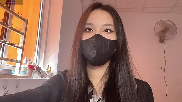 Snapshot of Tieu-May chatting on 02/26/26, 06:23 Tieu-May online show from 02/26/26, 06:23