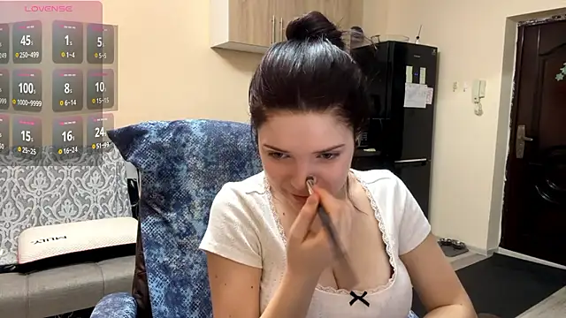 Snapshot of RiaDendy chatting on 02/17/26, 04:24 RiaDendy online show from 02/17/26, 04:24