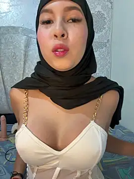 Snapshot of Shann_95 chatting on 03/24/26, 11:32 Shann 95 online show from 03/24/26, 11:32