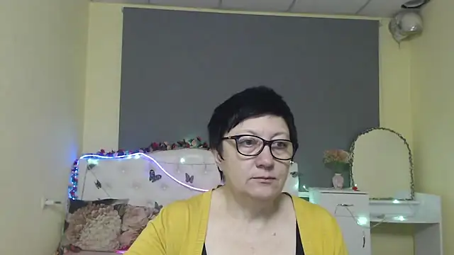 EmilyL0ve online show from 05/01/26, 05:23