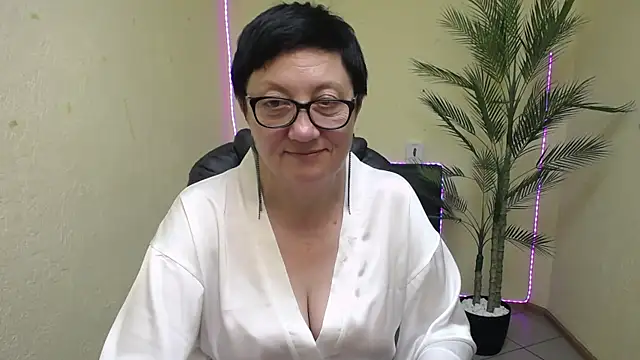 EmilyL0ve online show from 05/31/26, 06:09