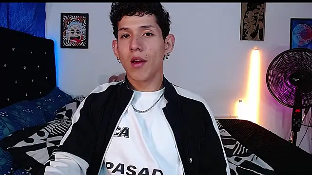 Snapshot of yorsamm_smit chatting on 03/13/26, 01:45 yorsamm smit online show from 03/13/26, 01:45