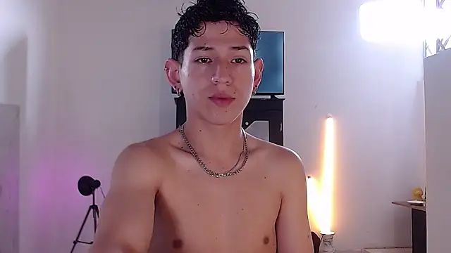 Snapshot of yorsamm_smit chatting on 03/31/26, 01:11 yorsamm smit online show from 03/31/26, 01:11