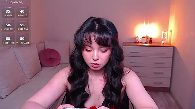 Snapshot of lia_hetty chatting on 04/12/26, 04:12 lia hetty online show from 04/12/26, 04:12