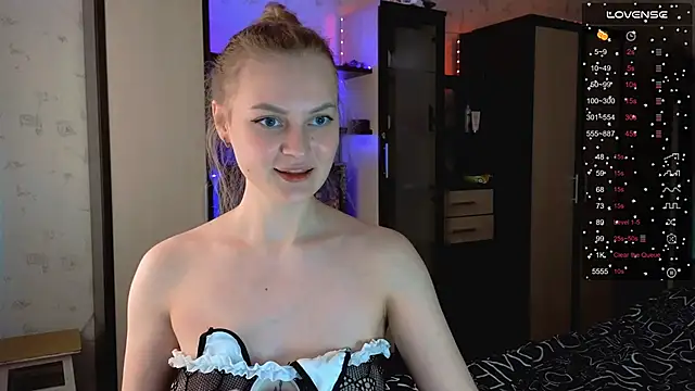 Snapshot of Chloe_muar chatting on 04/20/26, 12:08 Chloe muar online show from 04/20/26, 12:08