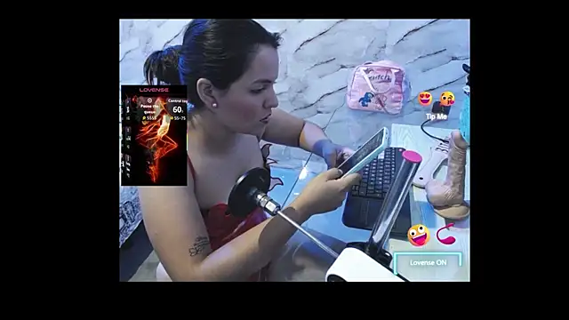 zaraluxx1 online show from 01/15/26, 11:52