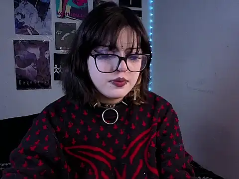 Snapshot of Scarleth_Shadow1 chatting on 04/23/26, 02:46 Scarleth Shadow1 online show from 04/23/26, 02:46