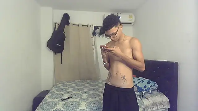 Snapshot of pocket_loversxxx chatting on 04/08/26, 03:39 pocket loversxxx online show from 04/08/26, 03:39