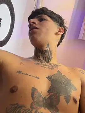 Snapshot of Sam_sexy_35 chatting on 02/05/26, 12:15 Sam sexy 35 online show from 02/05/26, 12:15