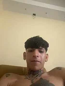 Snapshot of Sam_sexy_35 chatting on 02/15/26, 05:09 Sam sexy 35 online show from 02/15/26, 05:09