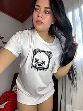 Snapshot of sophyy_white chatting on 03/14/26, 10:48 sophyy white online show from 03/14/26, 10:48