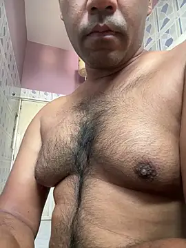 Snapshot of Lucky___05 chatting on 04/20/26, 03:42 Lucky 05 online show from 04/20/26, 03:42