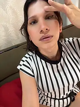 Snapshot of milablossom01 chatting on 07/20/26, 04:09 milablossom01 online show from 07/20/26, 04:09