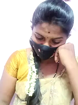Snapshot of Tamil_Hot_Anu chatting on 04/29/26, 05:41 Tamil Hot Anu online show from 04/29/26, 05:41