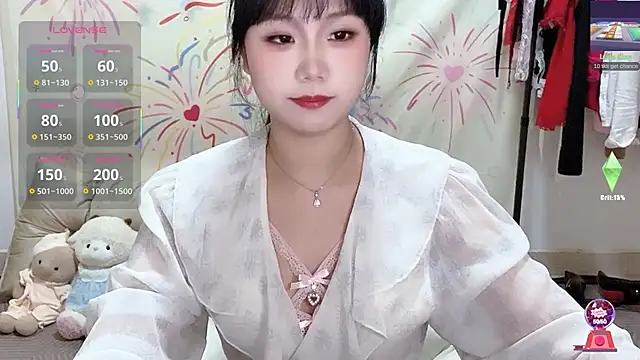 xiaoguai99 online show from 04/18/26, 12:53
