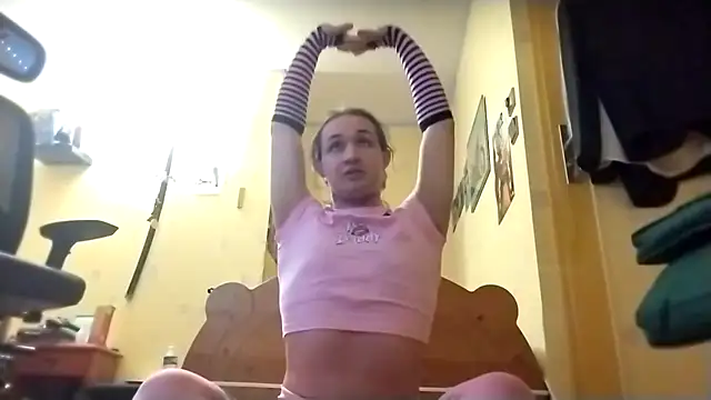 julialafemboy59 online show from 01/12/26, 01:27