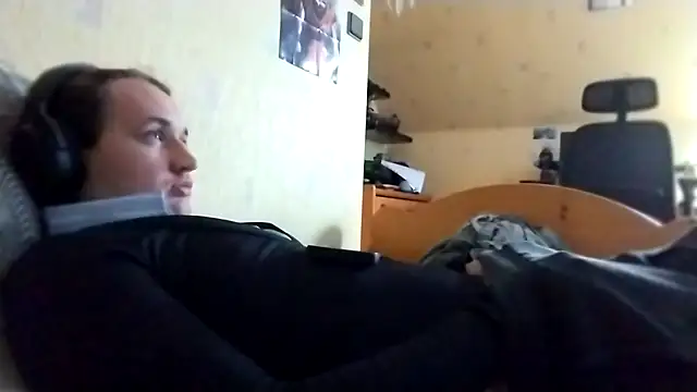 julialafemboy59 online show from 02/27/26, 01:22