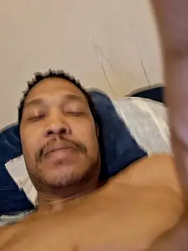 Snapshot of moneyboi1988 chatting on 02/06/26, 03:44 moneyboi1988 online show from 02/06/26, 03:44